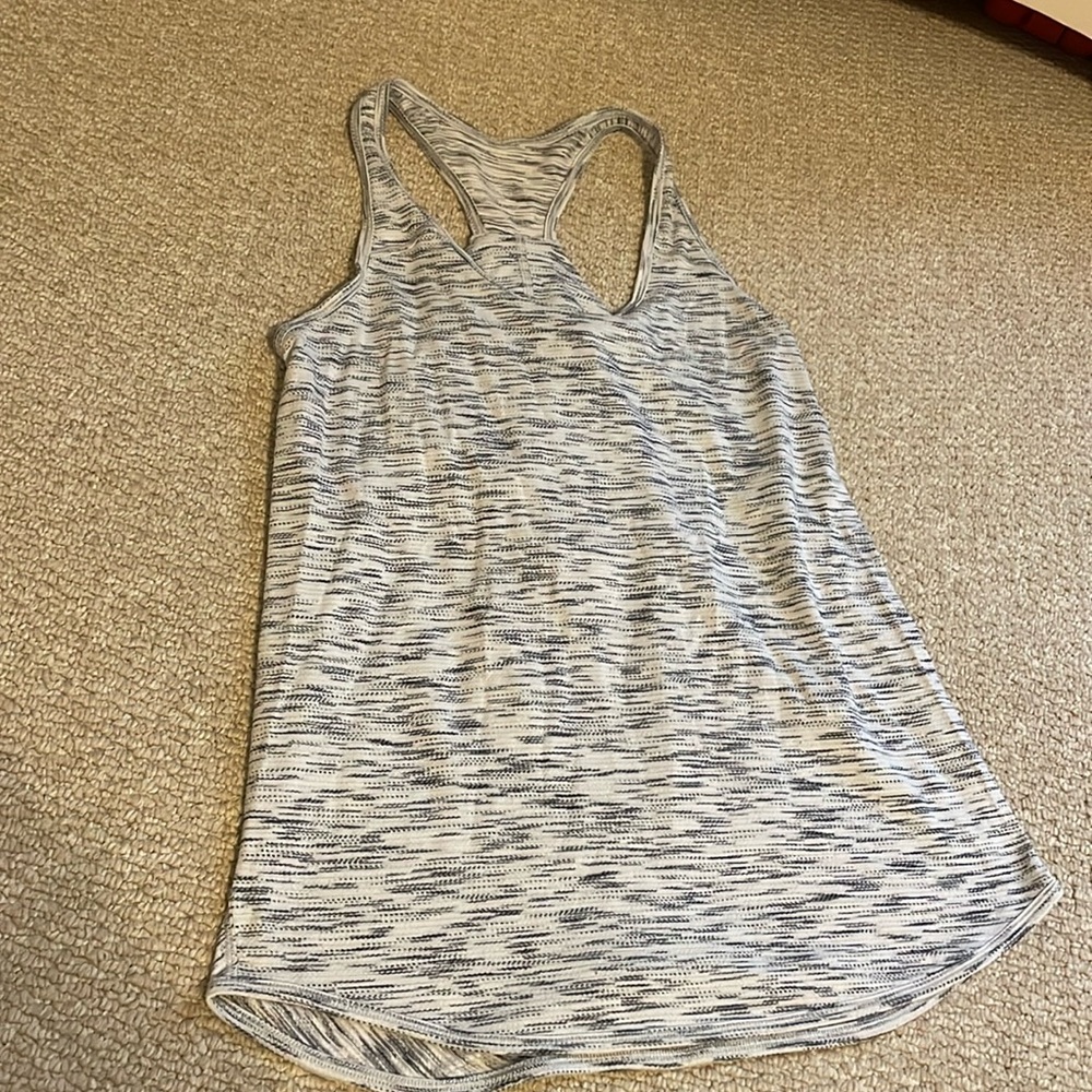 Lululemon tank